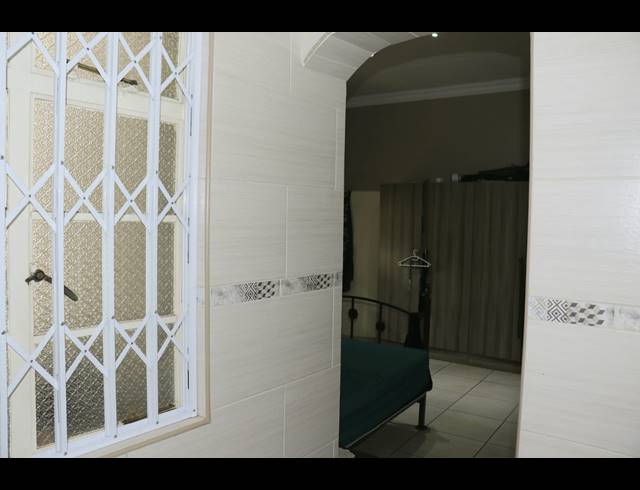 5 BEDROOM FREEHOLD FOR SALE IN RENSBURG